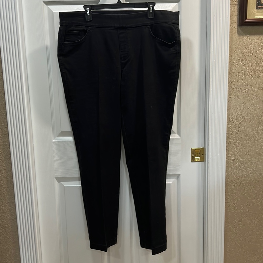 Gloria Vanderbilt, all around slimming effect black pull on denim jeans